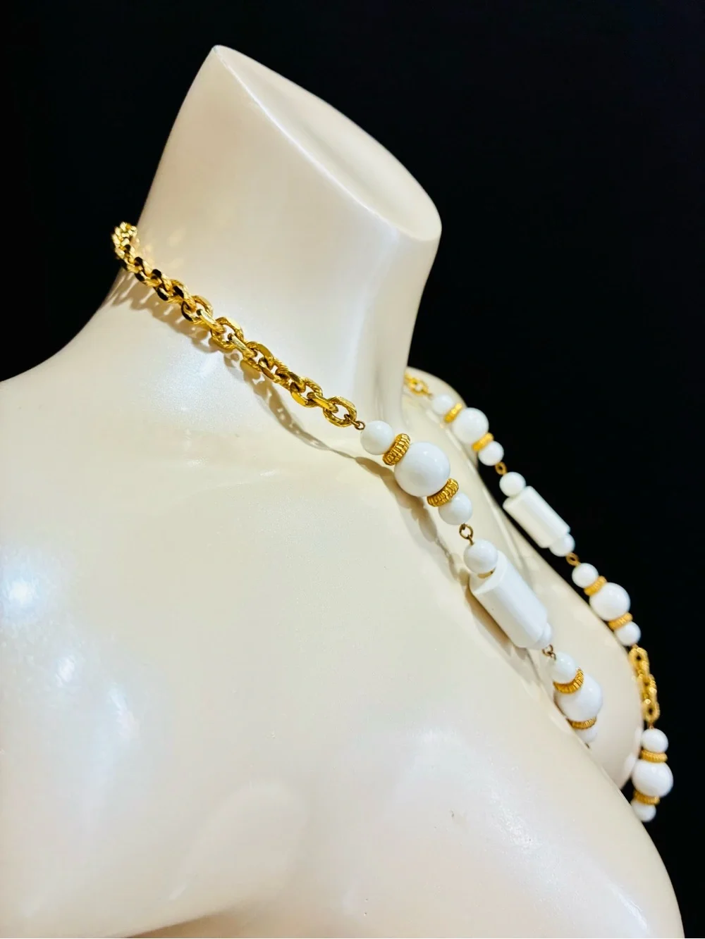 Gold Chain Necklace with Chunky Cylindrical Resin White Beads Women Jewelry EUC